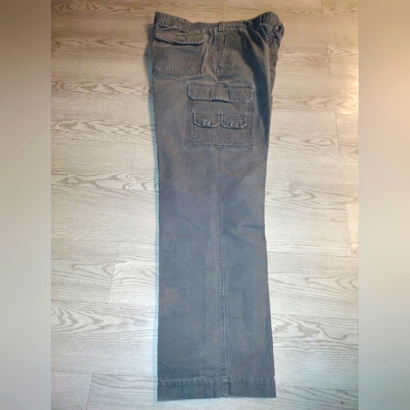 Eddie Bauer Utility Fit Cargo Pants Men's 38" Waist, 36" Inseam, 12.5" Rise - Picture 5 of 8